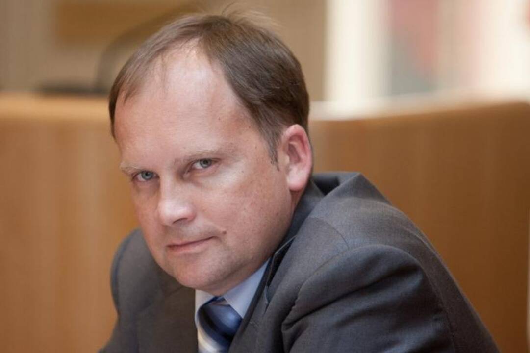 G.Kazakevičiui atkuriamas diplomato statusas