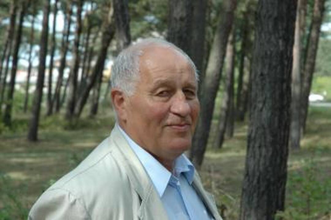 A.Šimkus privalės būti namuose