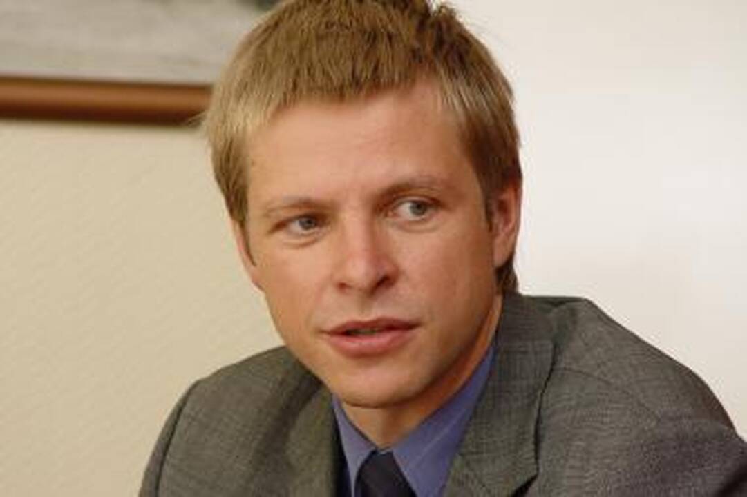 Stringa „vieno langelio“ NT sandorių sistema