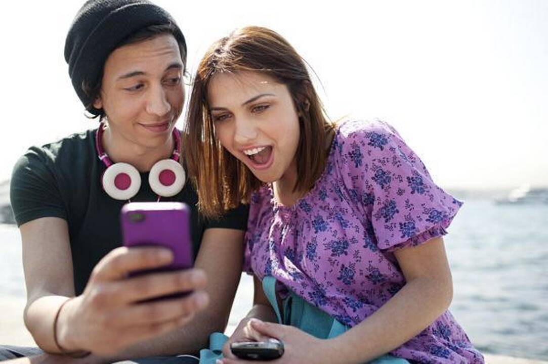 Išvada: mobilieji telefonai labiau užkrečia moteris, vyrai atsparesni