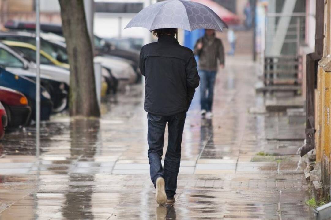 Rudenėjantį Kauną išmaudė smarki liūtis 