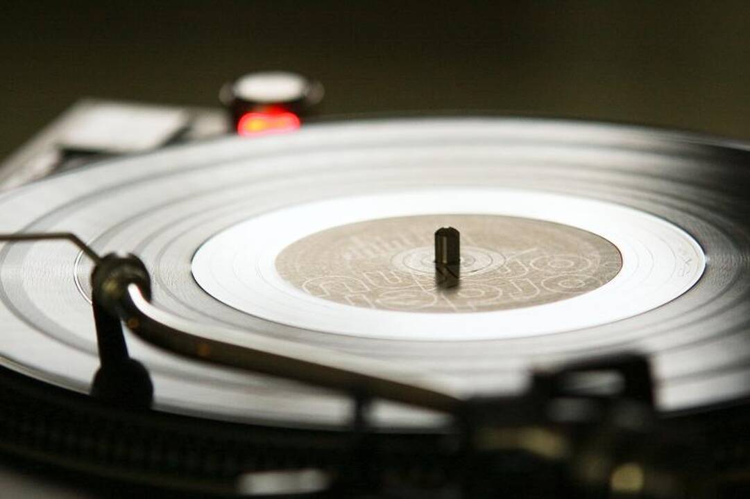 Jauni muzikos mylėtojai grįžta prie vinilinių plokštelių