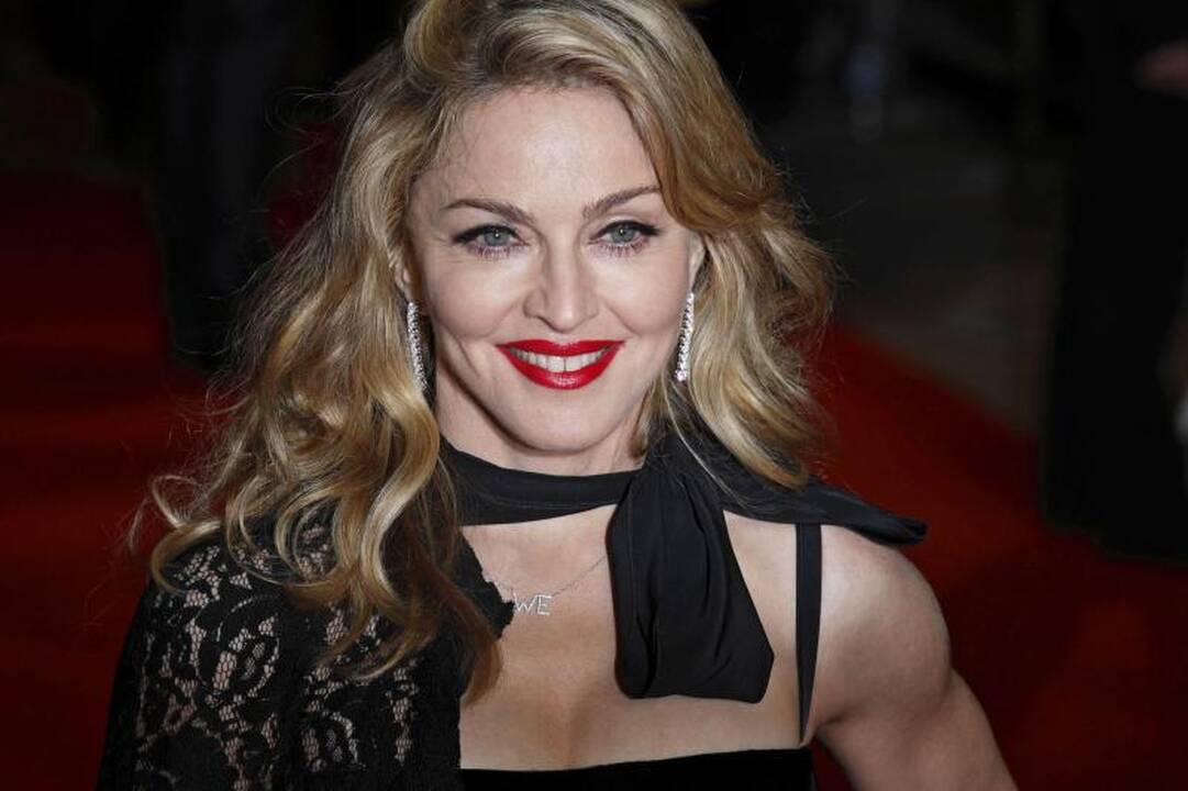 Madonna įstojo į milijardierių gretas   
