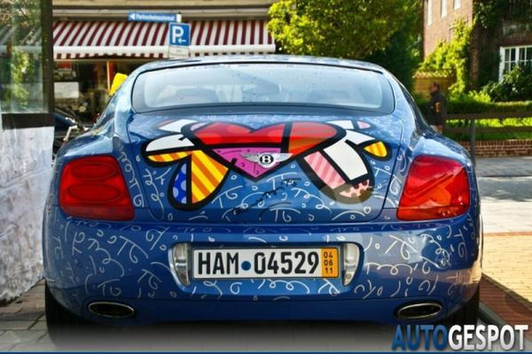 Dailininko perdažytas „Bentley“ bus parduodamas aukcione