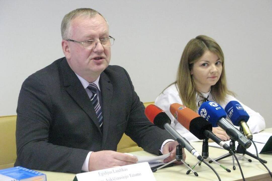 Teismas atmetė N. Venckienės skundą: D. Kedžio dukra gyvens su motina