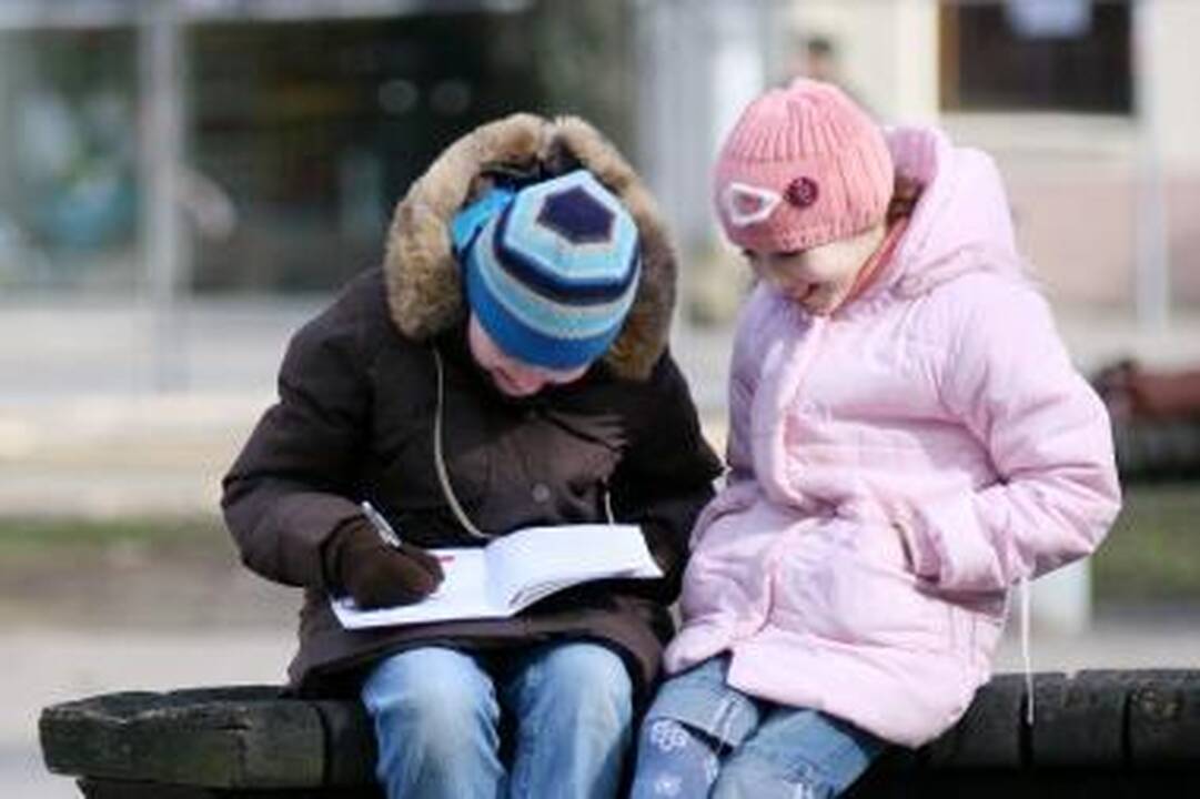 Šaltis mokyklose išretino pradinukų gretas