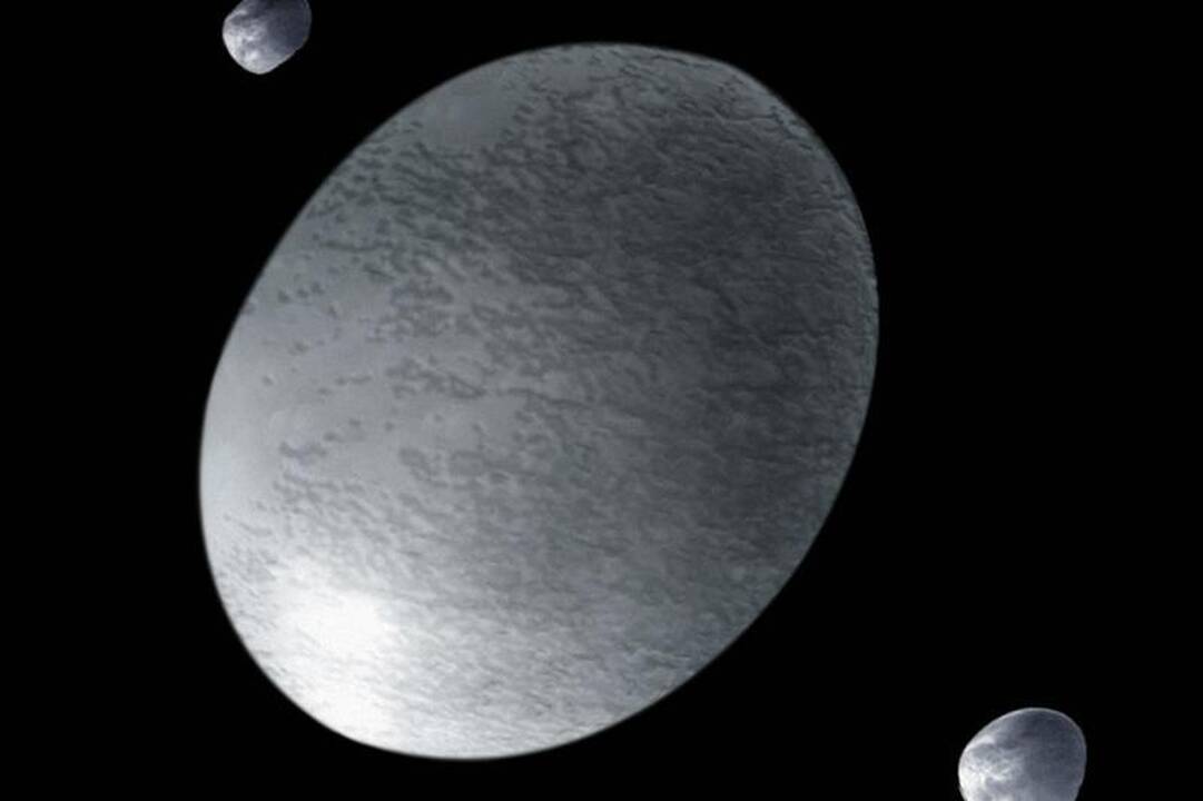 Keista nykštukinė planeta aptraukta ledu