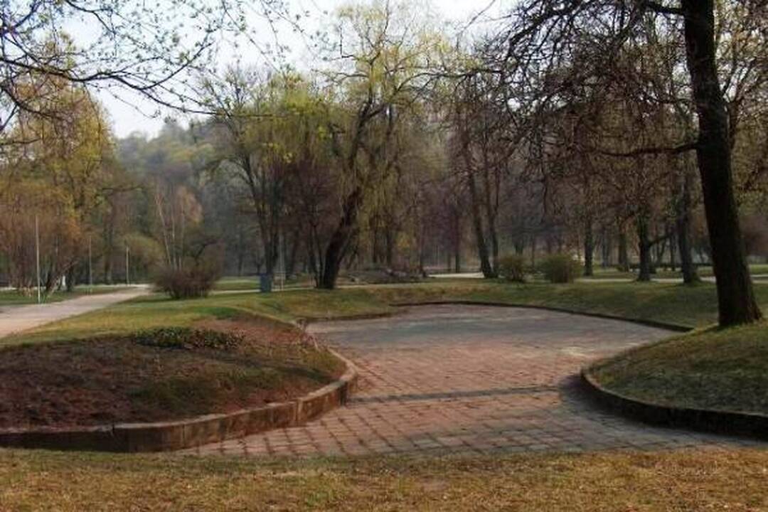 Sereikiškių parkas - su čiuožyklomis ir fontanais