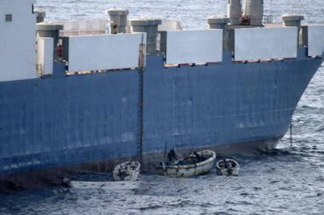 Susišaudžius Somalio piratams, 3 žmonės žuvo