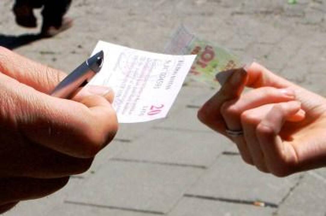 Ministras siūlo didinti baudas už važiavimą be bilieto 