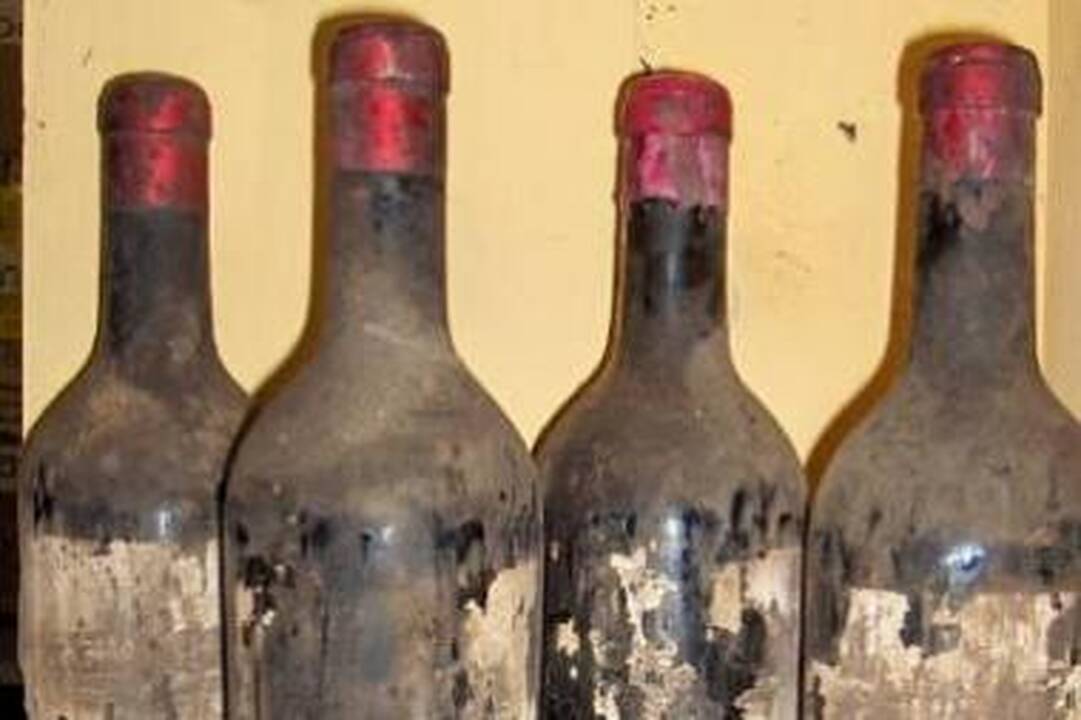 Aukcione parduotas nuo nacių paslėptas vynas
