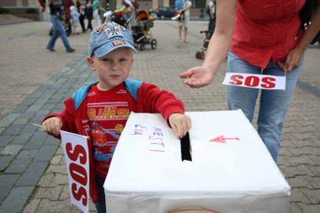Motinystės pašalpų klausimas: Seimas daro pertrauką 