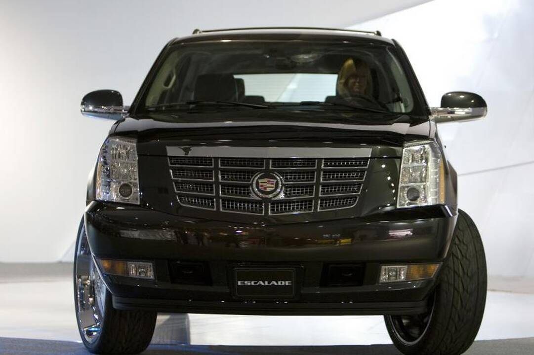 Už grūdų pristatymo plano įvykdymą Turkmėnijoje - „Cadillac Escalade“