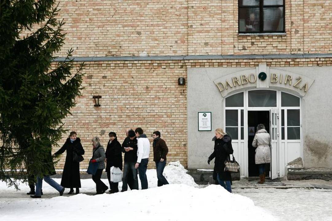 D. Grybauskaitė džiaugėsi mažėjančiu jaunimo nedarbu
