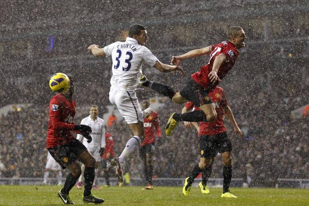 Premier lyga: „Tottenham“ atėmė 2 taškus iš „Manchester United“