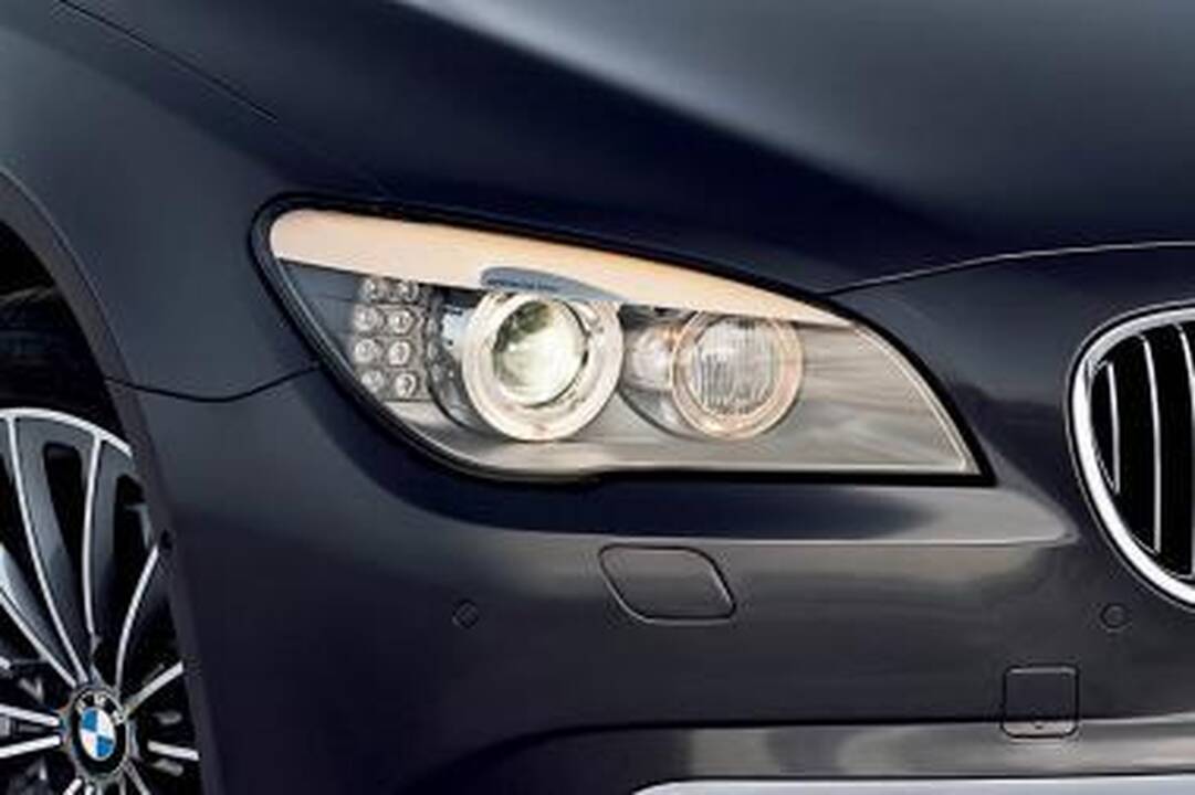 BMW kuria šarvuotį