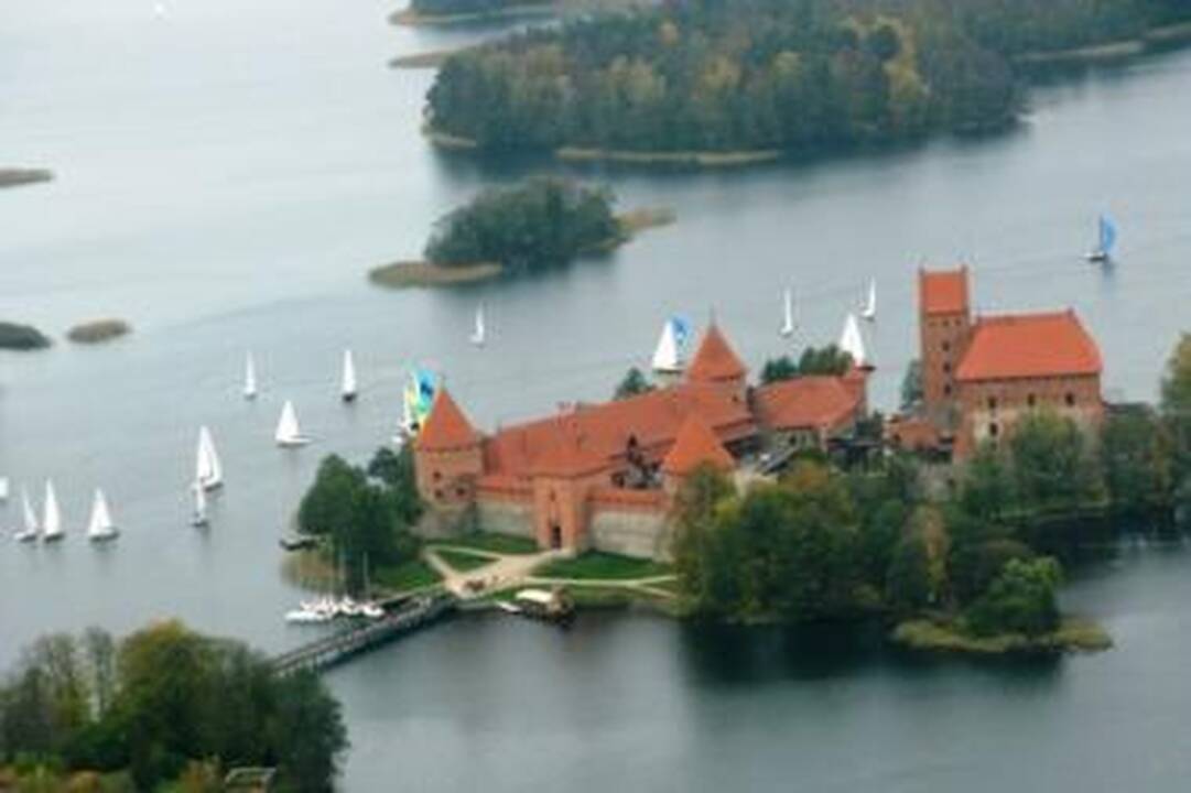 Trakų pilies menėje – skulptūra „Žalgiris. Lietuviai sugrįžo"