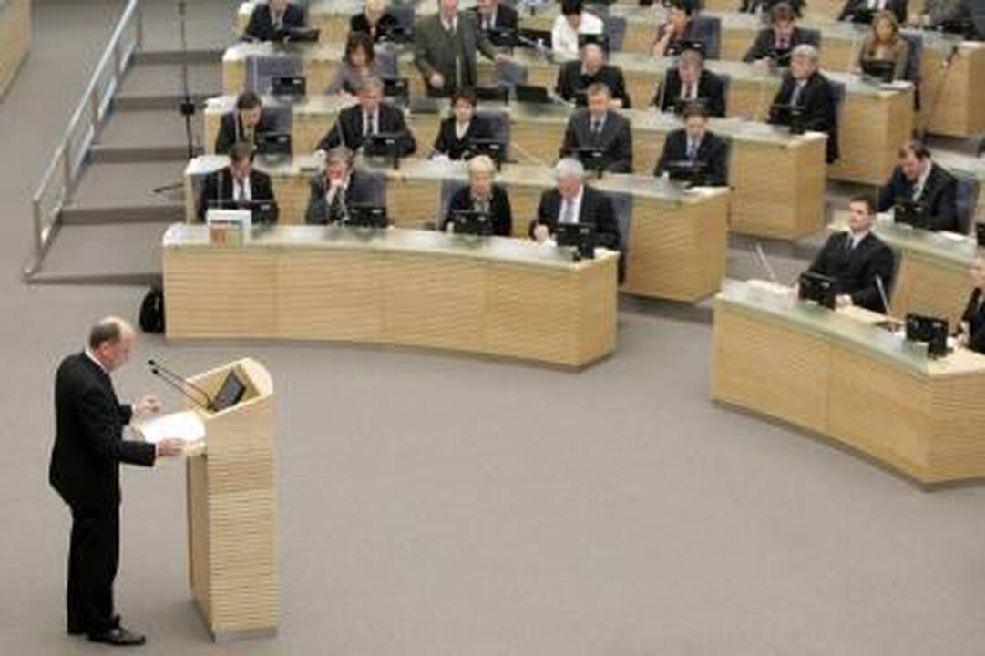 Seimas atmetė Prezidento veto dėl žemės grąžinimo draustiniuose 