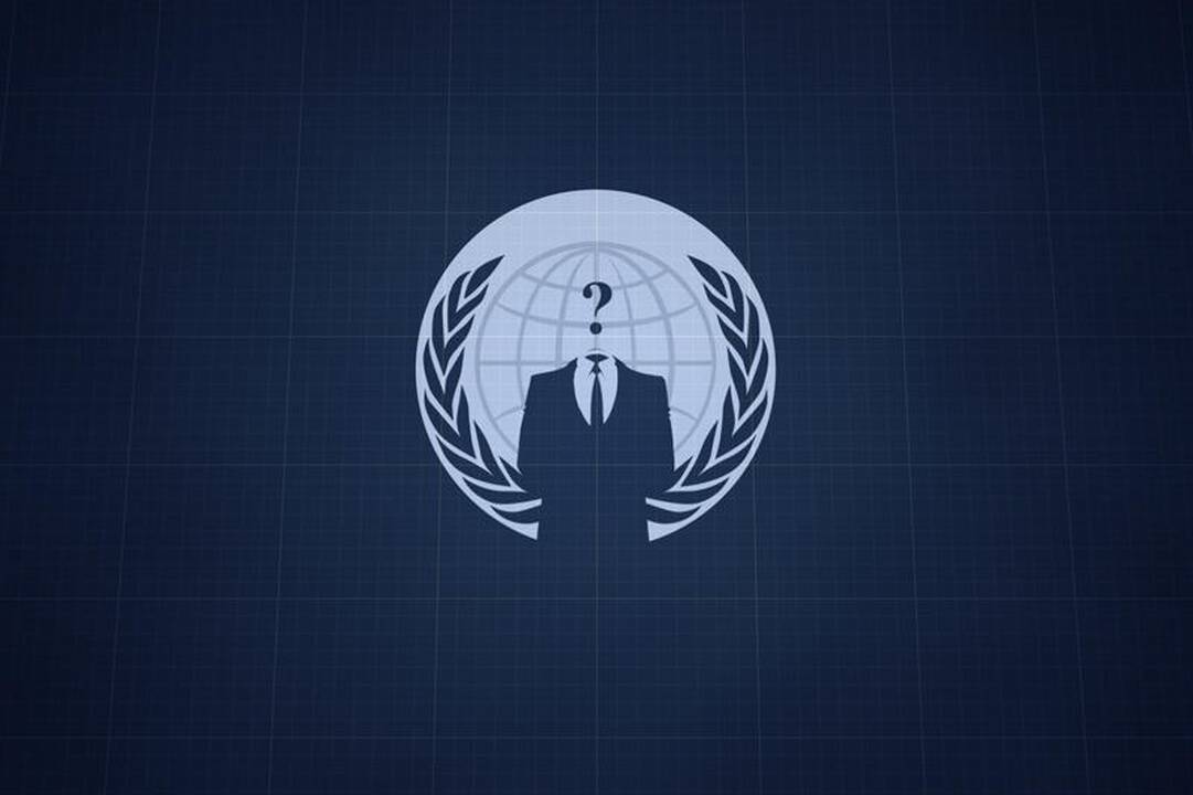 "Facebook" bando kovoti su programišiais "Anonymous"?