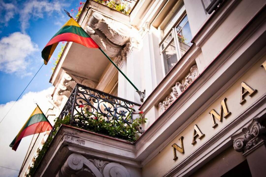 Pareigūnai: džiaugiamės, kad pamiršusiųjų iškelti trispalves mažėja