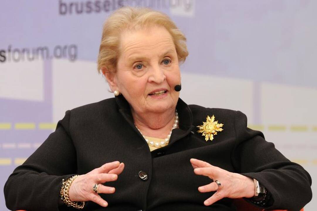 M.Albright: Vilniuje bus atidaryta NDI atstovybė