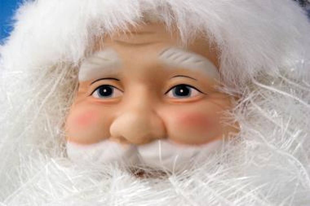 Rusų Senelis Šaltis nori išleisti už vyro Snieguolę