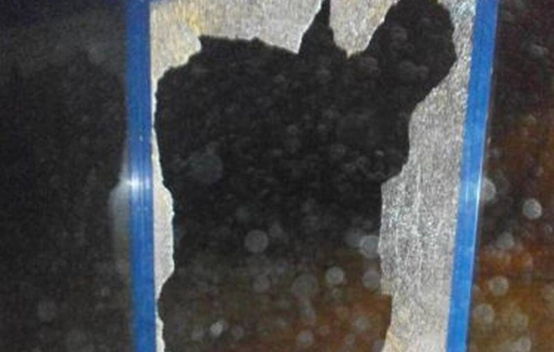 Supykę dėl neišmokėto avanso, daužė autobusų stotelės stiklus 