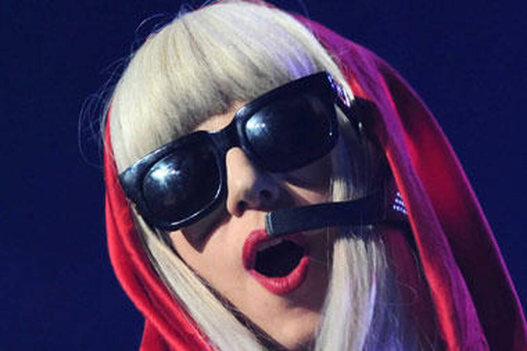 Torto žvakutes Lady Gaga užpūtė scenoje