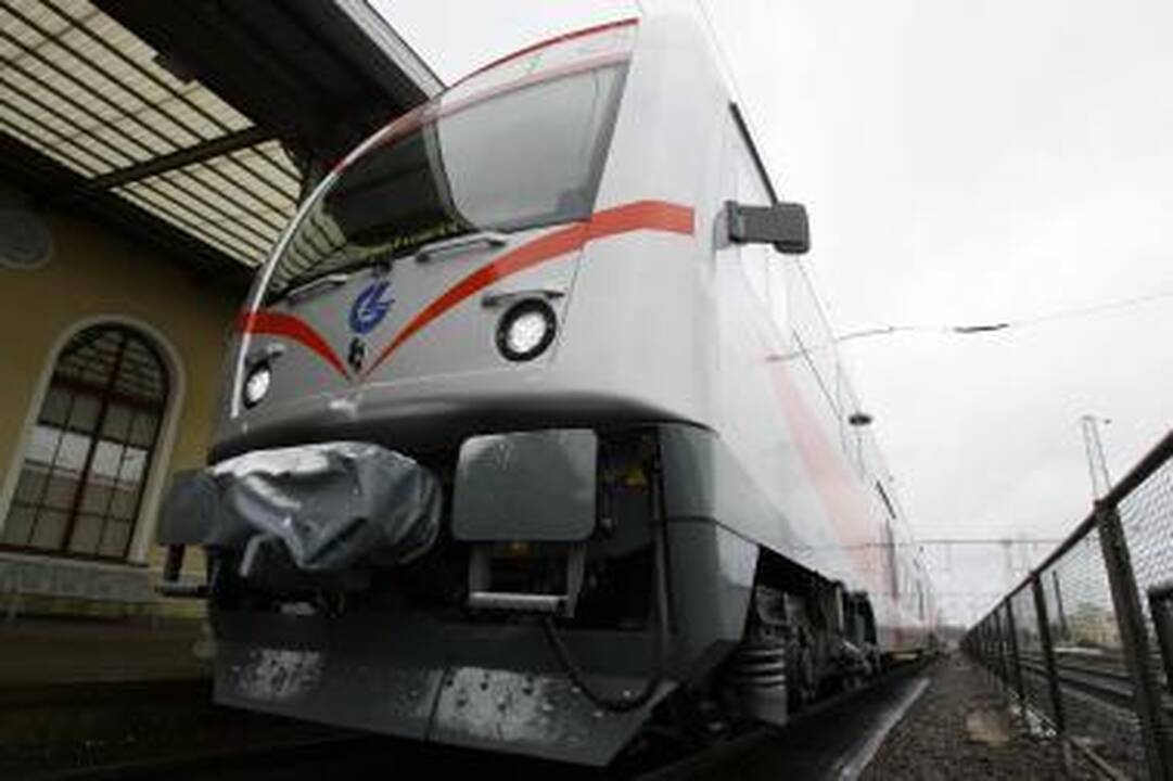 „Lietuvos geležinkeliai“ ir „Mažeikių nafta“ tarsis arbitraže