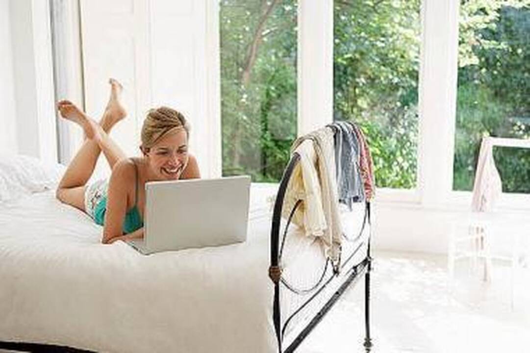 Moterims internetas svarbiau negu seksas