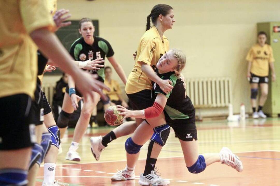 Moterų rankinio čempionatas narplioja mįsles (savaitgalio apžvalga)