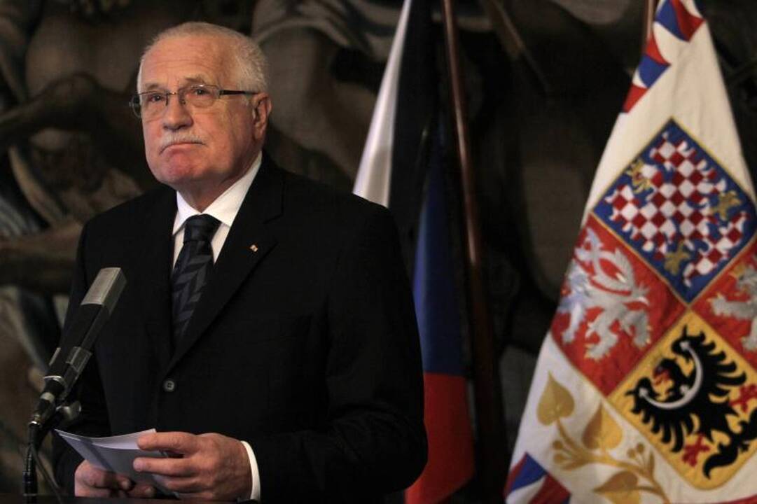 Veteranų eitynes Vilniuje lydėjo priešiški šūkiai (papildyta 15.50 val.)