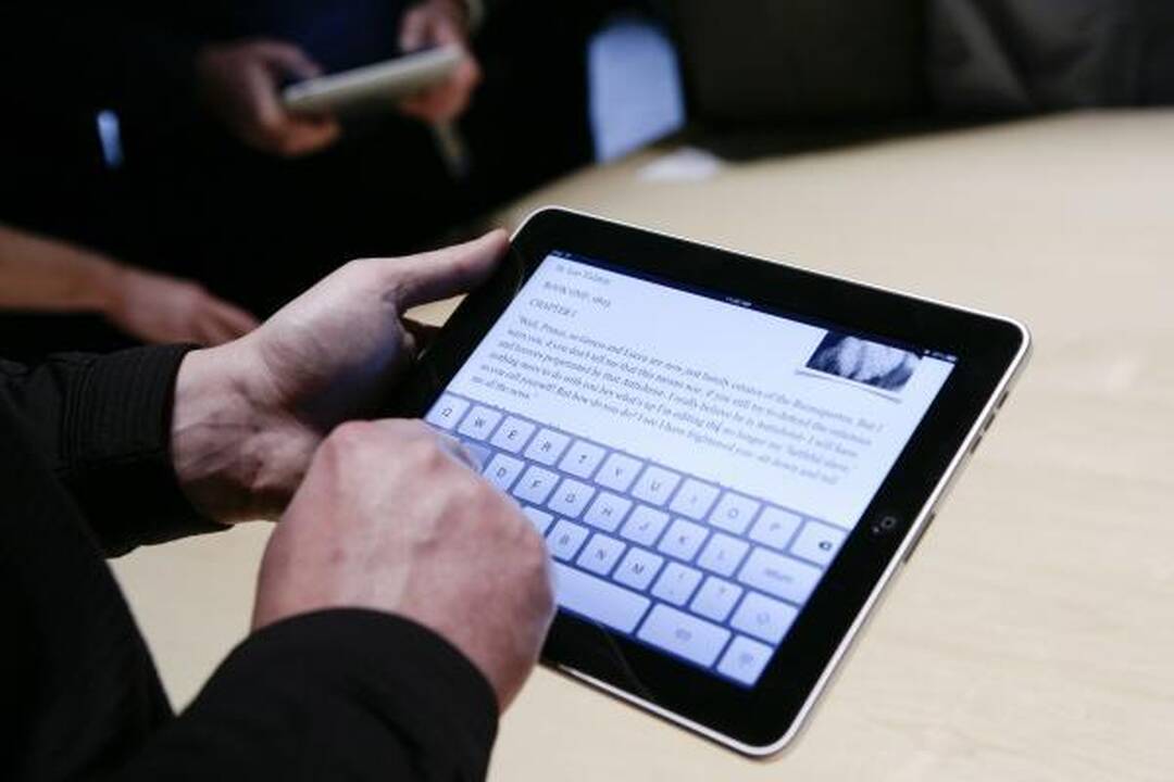 „iPad“ naudotojams vis dažiau prireikia medikų pagalbos