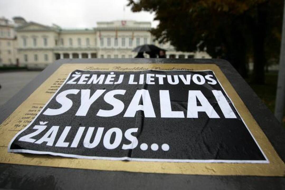 L.Kedienė Prezidentei nunešė protestuotojų reikalavimus (papildyta)