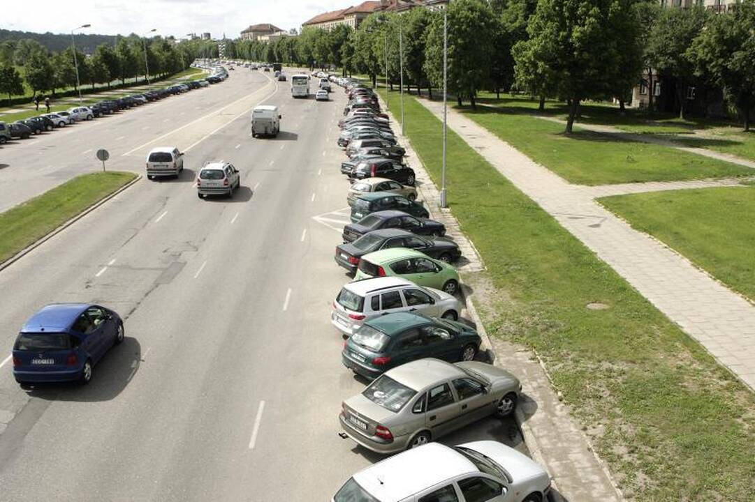 Karaliaus Mindaugo prospekte laikinai draus statyti automobilius