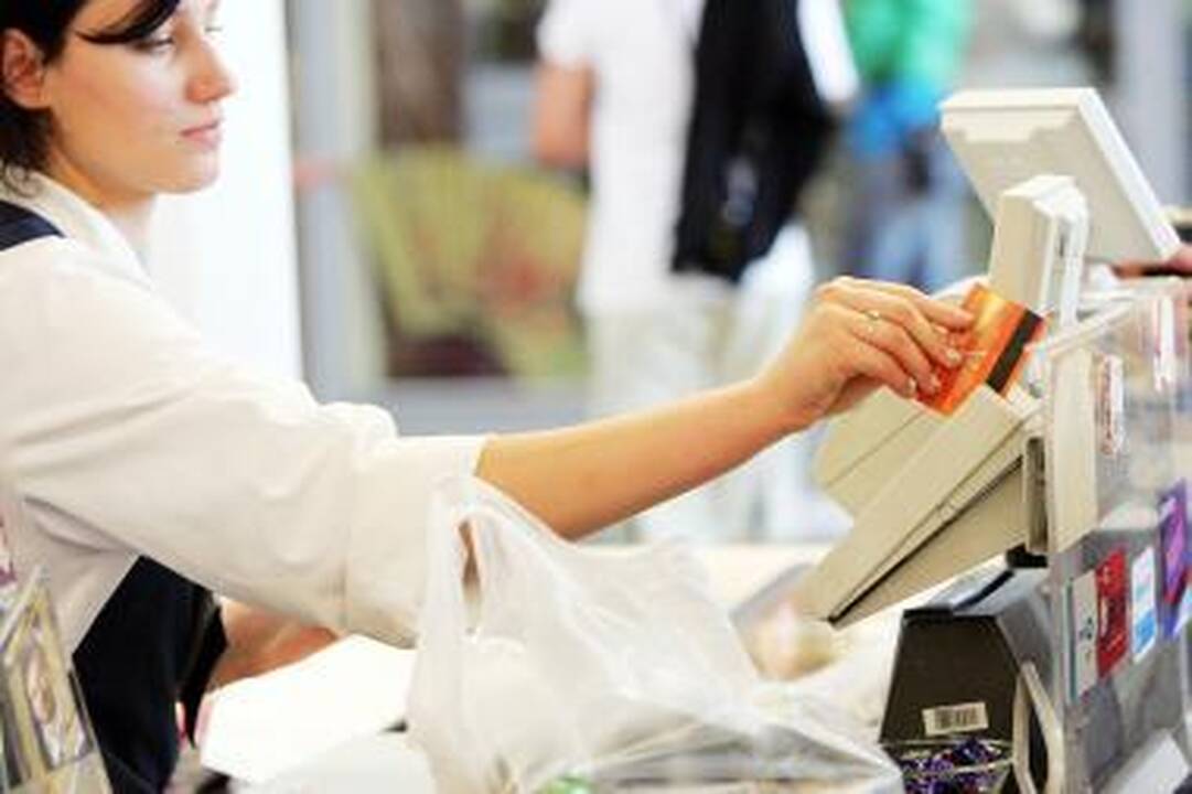 Rugsėjį prekės ir paslaugos brango nežymiai 