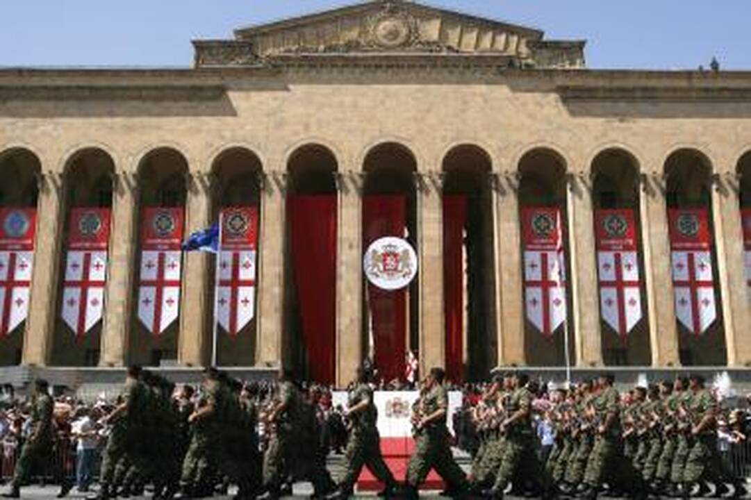 Gruzijos opozicija privertė atšaukti paradą