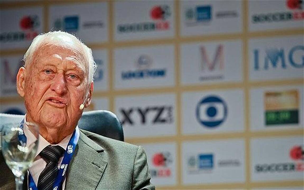 Ilgametis futbolo valdovas J.Havelange‘as atiduotas į medikų rankas