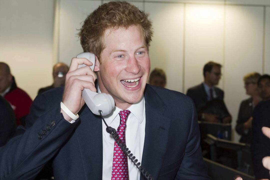 Britų laikraščiai nespausdina nuogo princo Harry nuotraukų