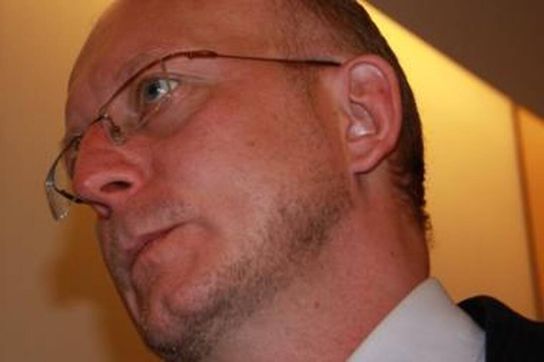 Bendrovei nepavyko A.Valinsko suvilioti mobiliuoju telefonu