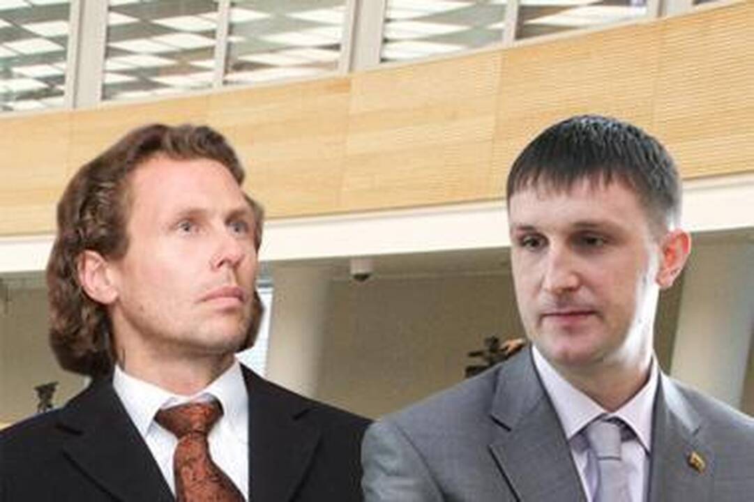 Seimas sutiko pradėti A.Sacharuko ir L.Karaliaus apkaltas (papildyta 11.15 val.)
