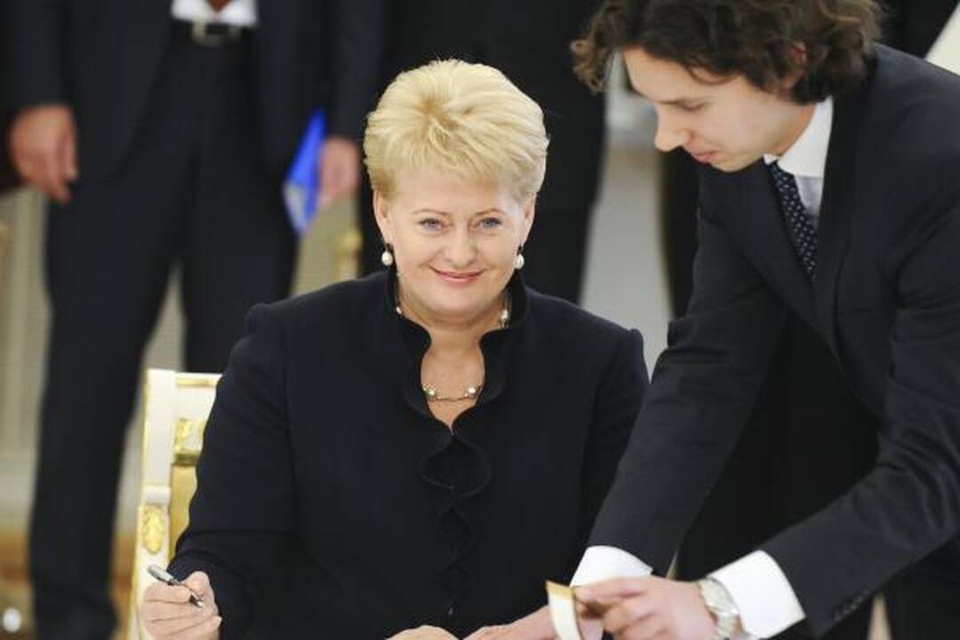 Lietuva ir Lenkija dirbdamos išvien gali pasiekti daugiau, Varšuvoje sakė D.Grybauskaitė