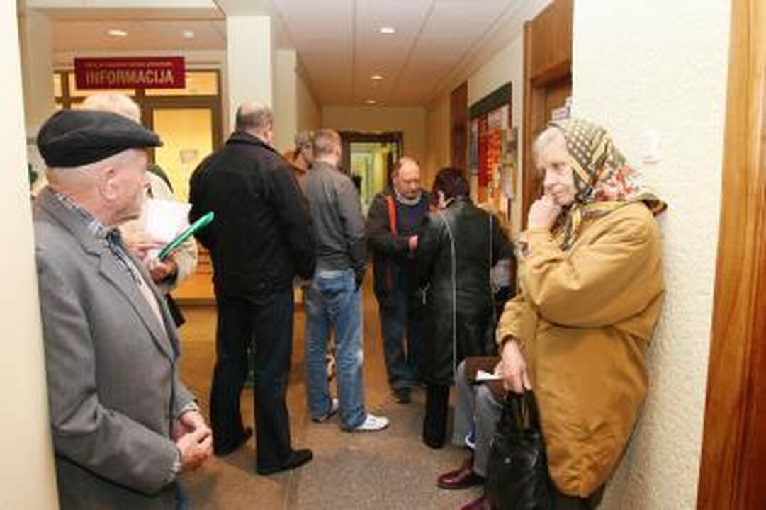 Dėl pažymos apie gyvenamąją vietą vėl teks stoti į eilę