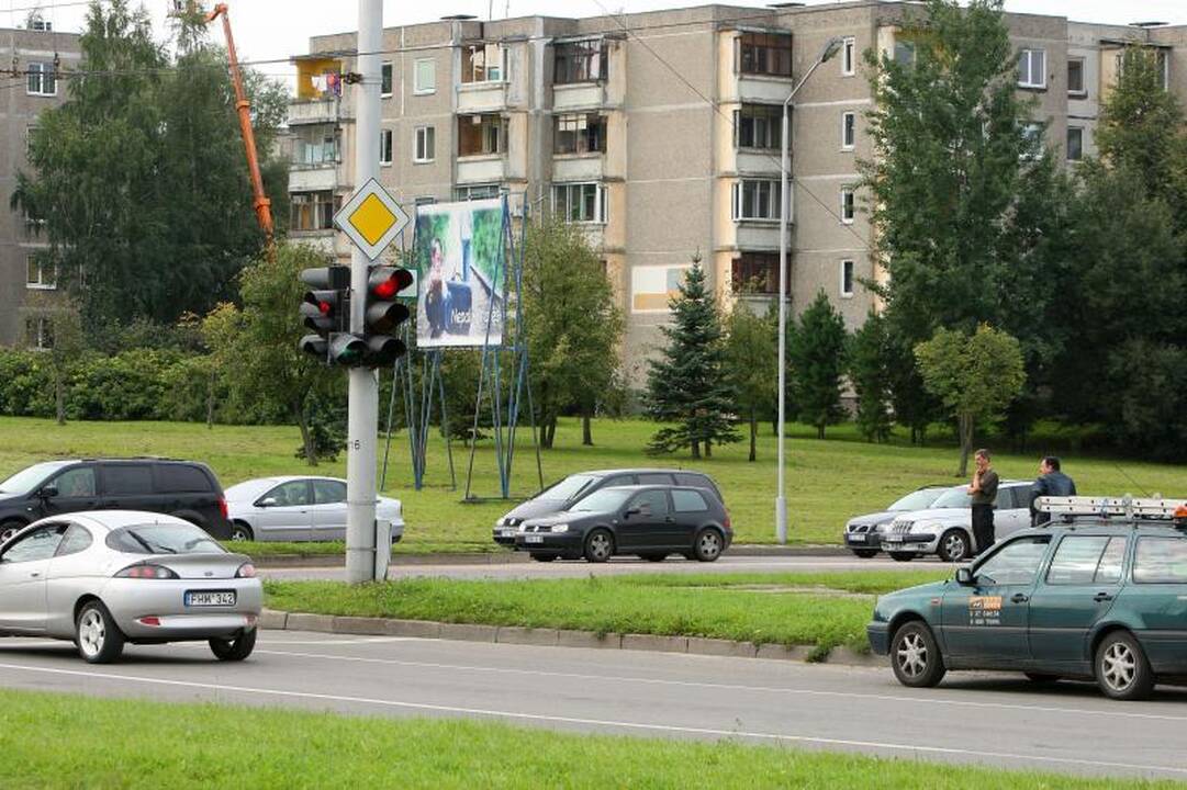 Svarbioje sankryžoje visą savaitgalį neveikė šviesoforas (papildyta)