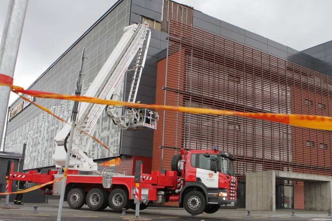 Klaipėdos arena vėl nukentėjo nuo vėjo   