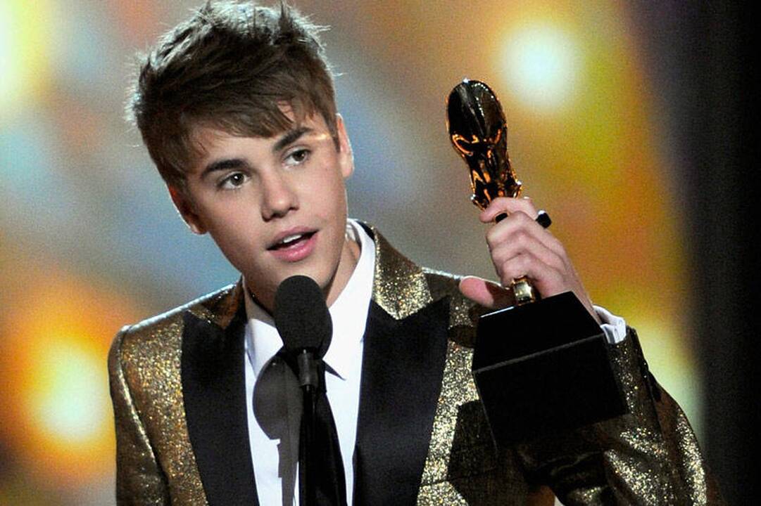 "Billboard" apdovanojimuose triumfavo J.Bieberis ir Eminemas