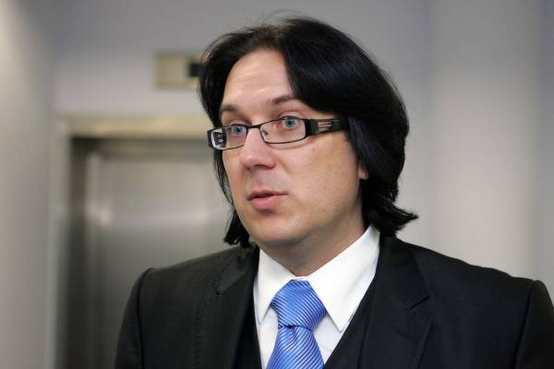 Prisiekė naujas Seimo narys A.Burba,  koalicija atgavo formalią daugumą