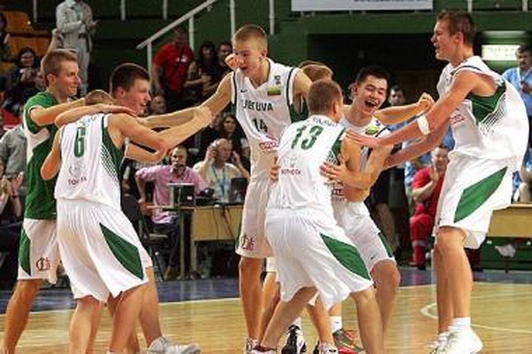 Jaunučiai kovos dėl aukso