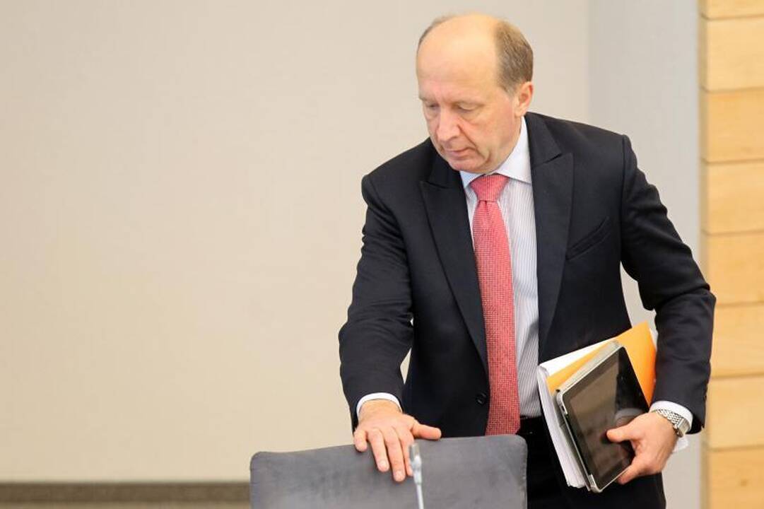 Premjeras žada toliau kovoti su nelegaliu darbu