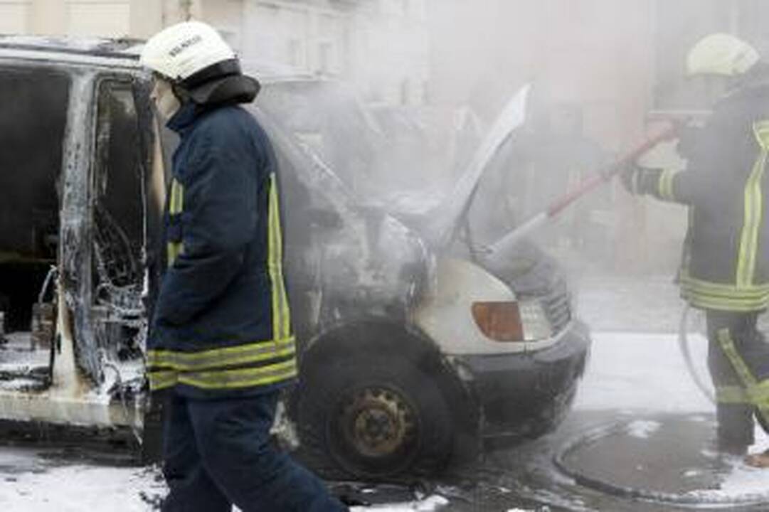 Žemuosiuose Šančiuose naktį padegtas automobilis